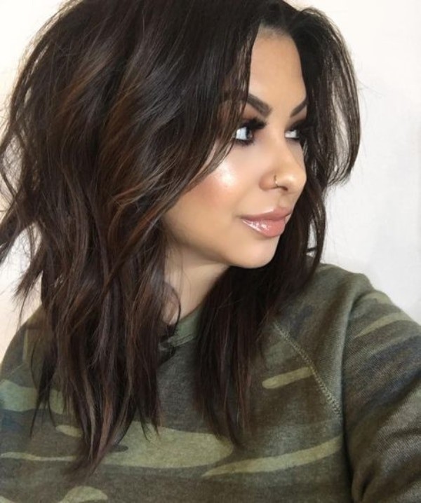 Medium Length Hair in Layers that Will Inspire Your New Haircut