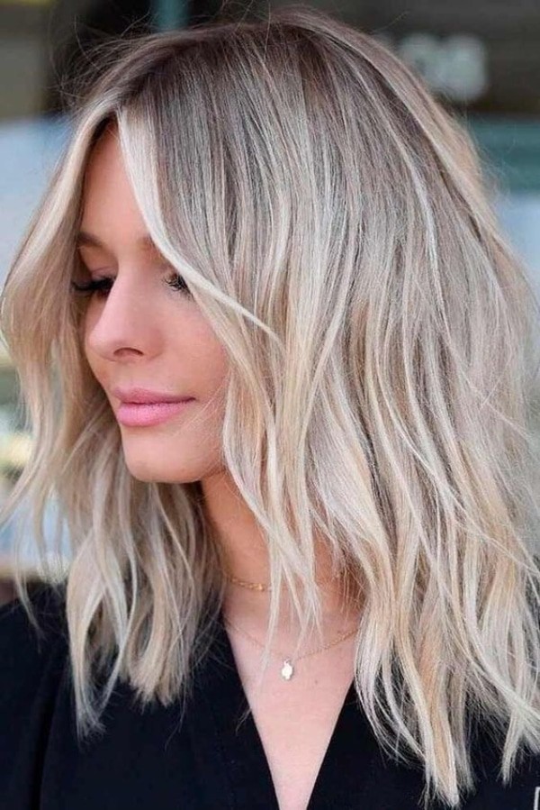 Medium Length Hair in Layers that Will Inspire Your New Haircut