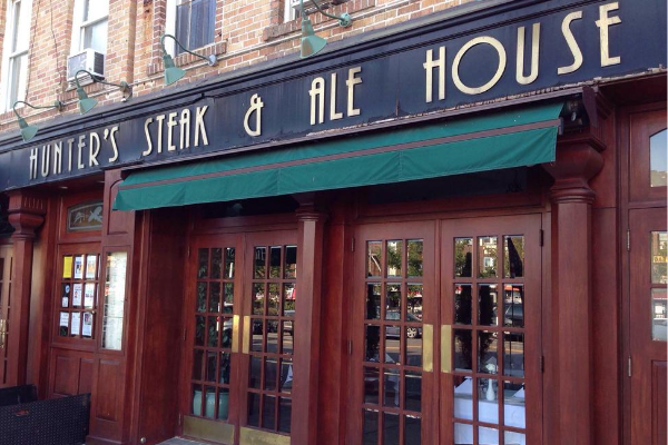 Hunter's Steak & Ale House is a casual classic steakhouse in Brooklyn.