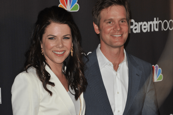 Peter Krause and Lauren Graham from close friends to lovebirds