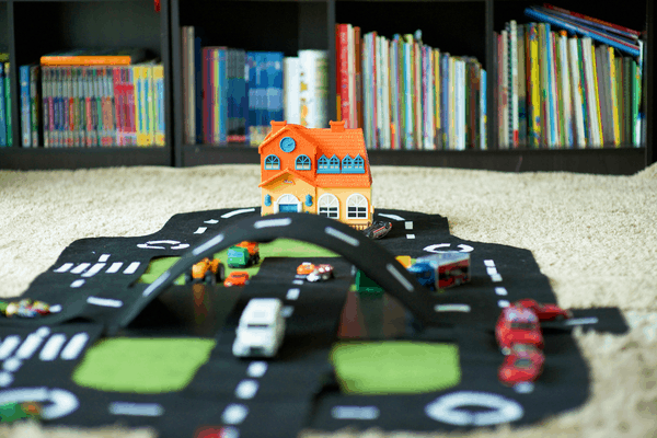 Race track play mat