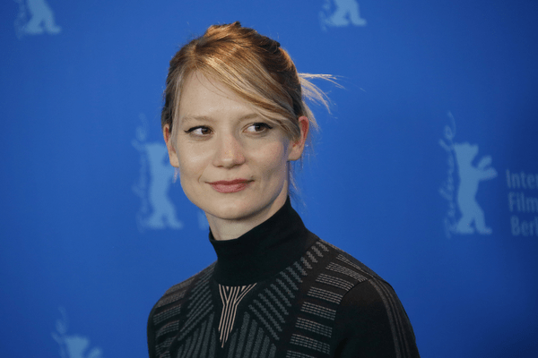 Mia Wasikowska