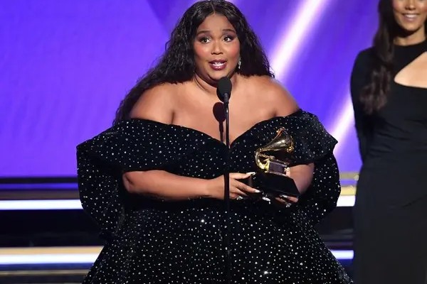 Lizzo's Grammy's outfit