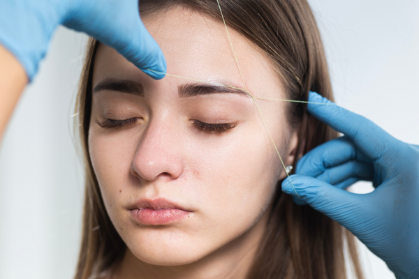 How much does it hurt to get eyebrows plucked?