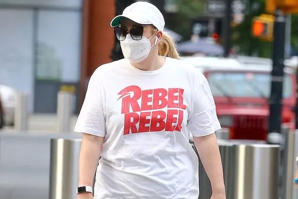 Rebel Wilson goes walking everyday