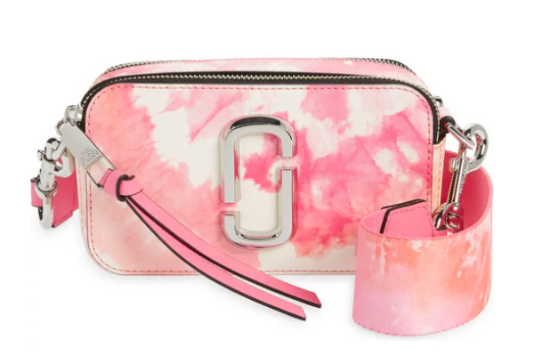 The Marc Jacobs Snapshot Bag in pink 