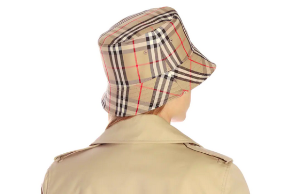 burberry hat: bucket hat 