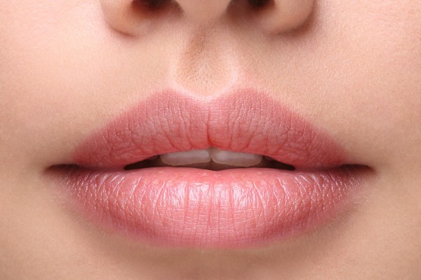 What to wear if you have bow shaped lips.