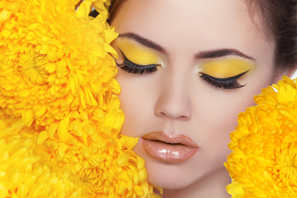 yellow aesthetic makeup 