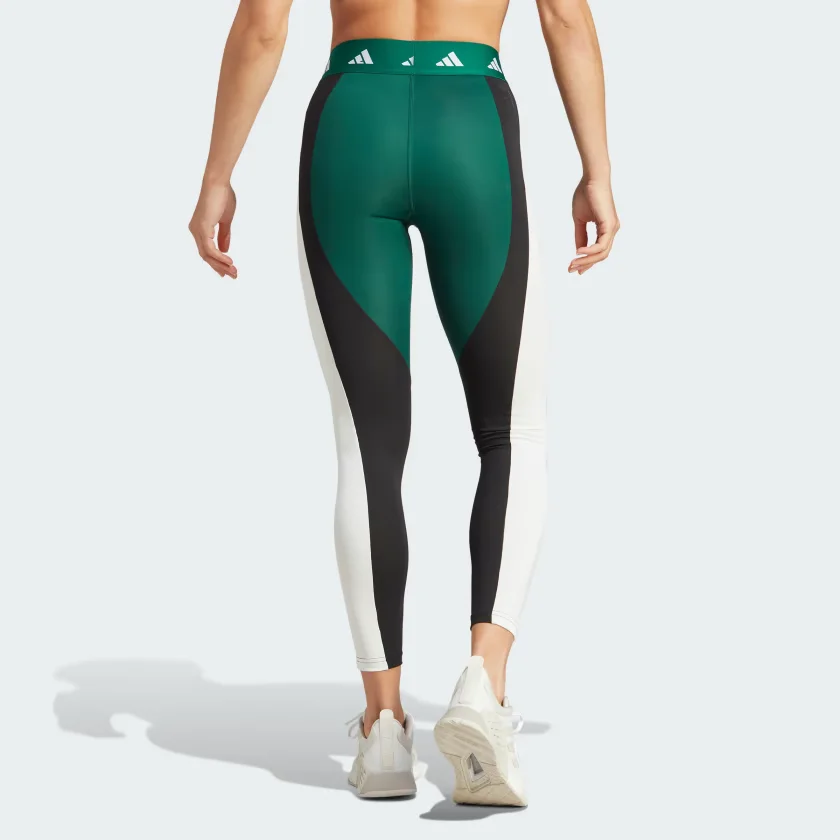 A lady in Advanced Moisture-Wicking 3/4 leggings